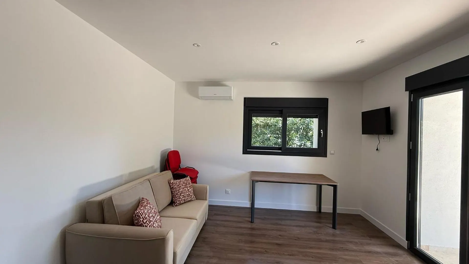 فندق Montelimar Location فرنسا